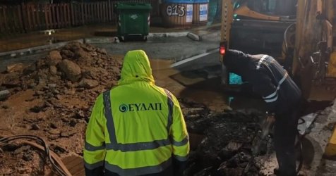 Διακοπή κυκλοφορίας στα Μελίσσια – Έσπασε αγωγός