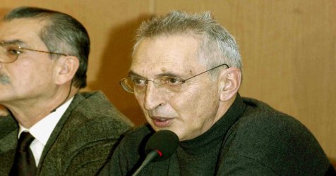 Πέθανε ο καθηγητής πολιτικής θεωρίας Γιώργος Ρούσης