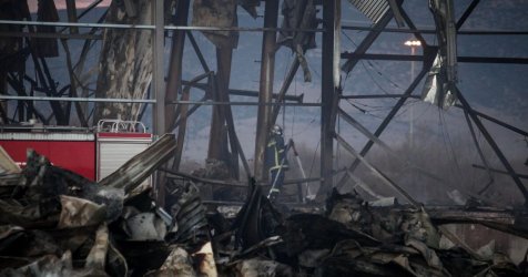 Τα αναπάντητα ερωτήματα μετά το πόρισμα της Πυροσβεστικής για τη φονική έκρηξη στη «Βιολάντα»
