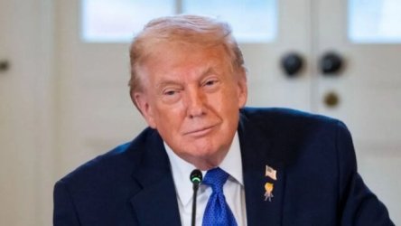 Τραμπ: Στο “τραπέζι” το στρατιωτικό πλήγμα έναντι του Ιράν – Οι 3 όροι, οι “γέφυρες” που “κόβονται” και η “αλλαγή καθεστώτος” (Βίντεο)