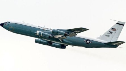 Βρετανία: Προσγειώθηκε το αεροσκάφος “Nuke sniffer” των ΗΠΑ, κλιμακώνεται η ένταση με το Ιράν – Προειδοποιεί ο Τραμπ