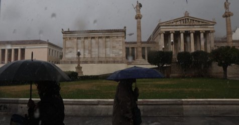 Νέα προειδοποίηση για την κακοκαιρία: Δεν τελείωσαν οι βροχές – Άλλαξε η πρόγνωση για την Αθήνα