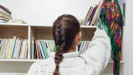 “Δεν είναι μόνο ένας εμφύλιος, είναι διεθνής πόλεμος”: Διεθνής ακτιβίστρια της οργάνωσης “Women Defend Rojava” μιλά στα Παραπολιτικά για την κατάσταση στη Ροζάβα