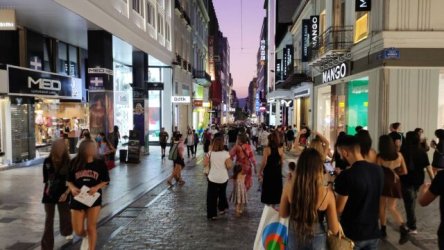 Έρευνα Ευρωβαρόμετρο: Θετική η συμμετοχή της χώρας του στην ΕΕ δηλώνει το 62% – Πτώση 5 μονάδων για την Ελλάδα με ποσοστό 40%