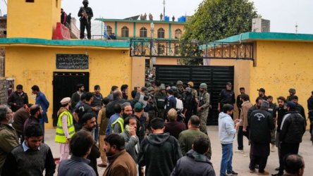 Πακιστάν: Το Ισλαμικό Κράτος ανέλαβε την ευθύνη για την επίθεση στο τέμενος με τους 31 νεκρούς