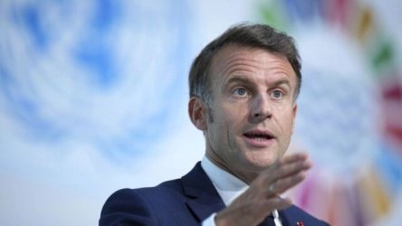 Μακρόν: Η κυβέρνηση Τραμπ είναι ανοικτά αντιευρωπαϊκή και επιδιώκει τον διαμελισμό της ΕΕ – Οι εμπορικές ”απειλές” και ”εκφοβισμοί” των ΗΠΑ δεν έχουν ”τελειώσει”