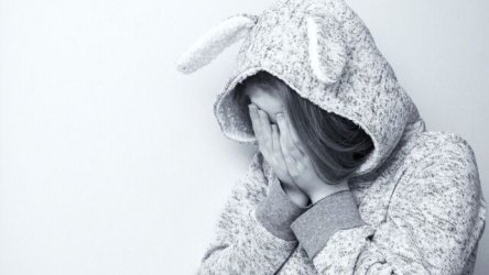 Θρίλερ στη Βρετανία: Ανήλικη βιαζόταν 6 χρόνια από τον πατέρα, τα αδέλφια και τον παππού της (Βίντεο)