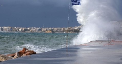 Μετ’ εμποδίων τα ακτοπλοϊκά δρομολόγια – Επιμένουν οι ισχυροί άνεμοι