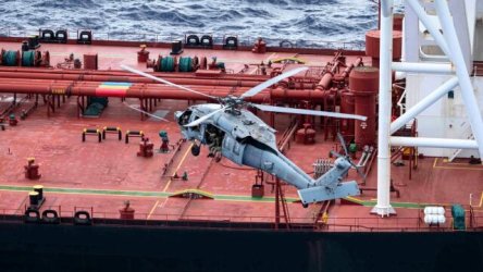 ΗΠΑ: Αναχαίτισαν πετρελαιοφόρο στον Ινδικό Ωκεανό που είχε διαφύγει από τον αποκλεισμό στην Καραϊβική (Εικόνες & Βίντεο)