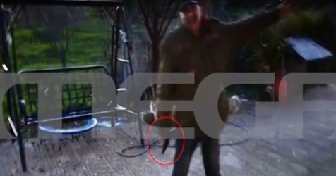 Ο Χρήστος Μαυρίκης με το όπλο λίγο πριν πυροβολήσει – Δείτε εικόνα