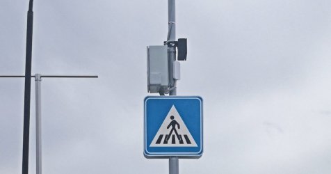 Έξυπνες διαβάσεις στα Τρίκαλα: Κάμερα AI «βλέπει» τους πεζούς και «δίνει εντολή»