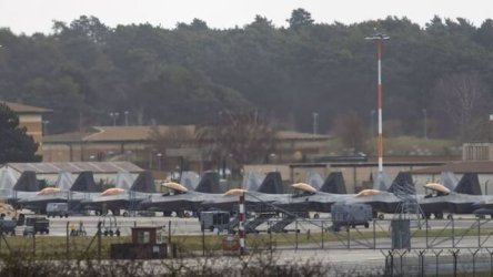 Κινητοποίηση των ΗΠΑ στη Μέση Ανατολή: Η Σούδα “γεμίζει” αμερικανικά μαχητικά, F-22 πέρασαν από τη Βρετανία (Εικόνες & Βίντεο)