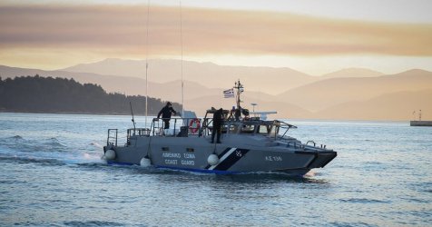 Τραγωδία στην Κρήτη: Εντοπίστηκε σορός γυναίκας μετά το ναυάγιο νότια των Καλών Λιμένων