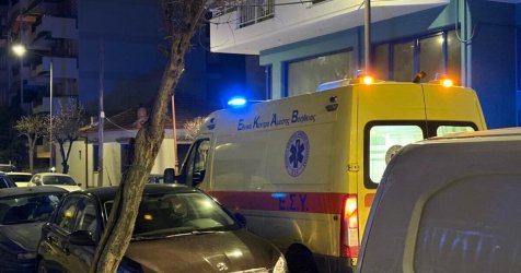 Λάρισα: Μωρό έπεσε από τον τρίτο όροφο – Μεταφέρεται εσπευσμένα στο νοσοκομείο