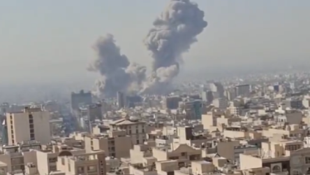 Live από την ανάφλεξη στη Μέση Ανατολή: ΗΠΑ και Ισραήλ χτύπησαν το Ιράν, πυραύλους εκτόξευσε η Τεχεράνη (Live όλες οι εξελίξεις)