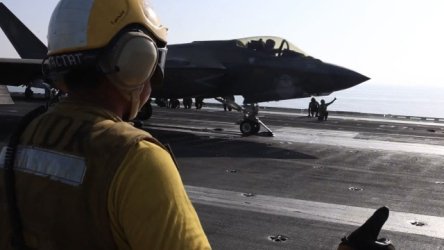 Οι αμερικανικές ένοπλες δυνάμεις δημοσίευσαν πλάνα που δείχνουν τα πλήγματα κατά του Ιράν  (Βίντεο)