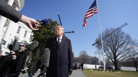 Tραμπ για Ιράν:”Θα συνεχίσουμε με πλήρη ισχύ μέχρι να επιτευχθούν όλοι οι στόχοι” – “Θα εκδικηθούμε για τους θανάτους Αμερικανών στρατιωτών” (Βίντεο)