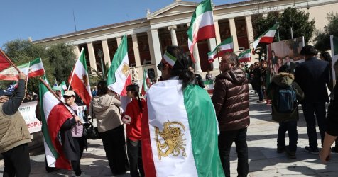 Τι λένε οι Ιρανοί στην Ελλάδα για τον πόλεμο – «Υπάρχουν πολλοί ‘Χαμενεΐδες’ ακόμα»