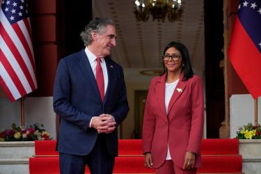 «Χρυσή» συμφωνία ΗΠΑ – Βενεζουέλας με τη σφραγίδα Τραμπ