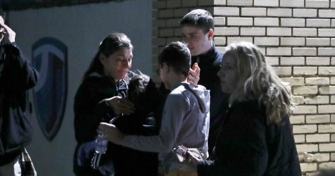 Ελευσίνα: Προσγειώθηκε το C-130 με 91 Έλληνες που είχαν εγκλωβιστεί στο Άμπου Ντάμπι