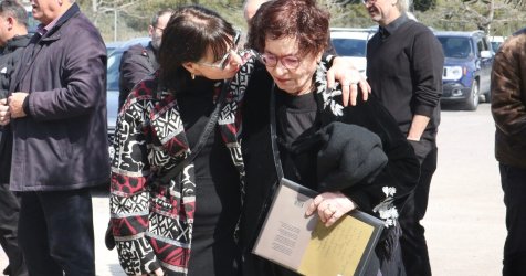 Συγκίνηση στην κηδεία του Χρήστου Βαλαβανίδη – Το τελευταίο «αντίο» στον σπουδαίο ηθοποιό