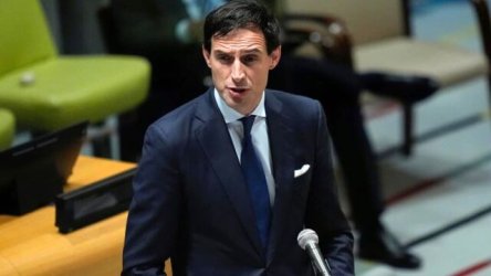 Eπίτροπος Βόπκε Χούκστρα: “Πρόοδος αλλά και προκλήσεις στο κράτος δικαίου στην Ελλάδα”