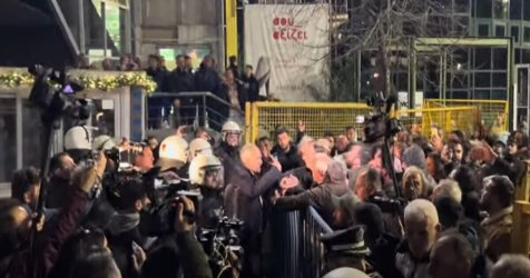 Θεσσαλονίκη: Ένταση στην Agrotica – Μπλόκο της ΕΛΑΣ σε αγρότες που προσπάθησαν να μπουν στο χώρο (Βίντεο)