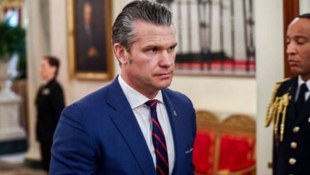 “Ο Μοτζτάμπα Χαμενεΐ είναι τραυματίας και πιθανότατα παραμορφωμένος”, λέει ο υπουργός Πολέμου των ΗΠΑ – Πότε θα έρθουν τα πιο σφοδρά χτυπήματα