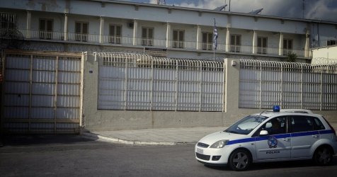 Θρίλερ στις φυλακές Κορυδαλλού: Δύο κρατούμενοι νεκροί στα κελιά τους – Τρίτος παλεύει για τη ζωή του