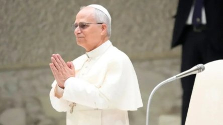 Πάπας Λέων προς δημοσιογράφους: Δείξτε τις συμφορές του πολέμου – Μην τον κάνετε παιχνίδι