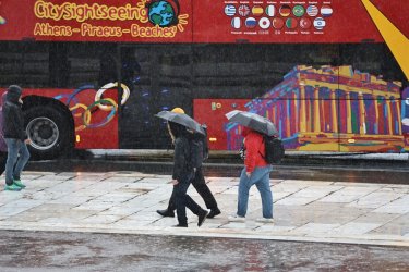 Τα δύο πρόσωπα του καιρού: Έρχεται Σιβηρική εισβολή με βροχές και χιόνια – Η πρόγνωση Τσατραφύλλια