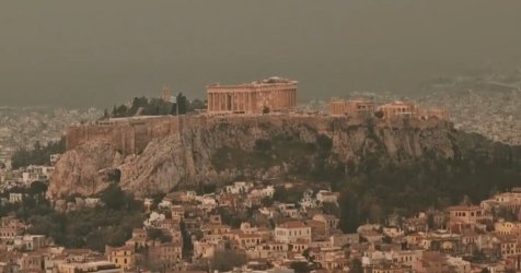 Η αφρικανική σκόνη κάλυψε τον ουρανό της Αθήνας – «Θα επιμείνει το φαινόμενο» (Βίντεο)