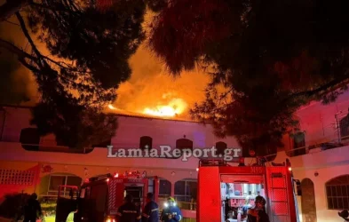 Φωτιά σε κτήριο στη Λαμία – Εγκλωβίστηκαν άτομα