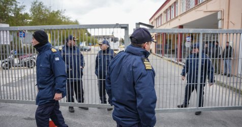 Μυτιλήνη: Αποκλεισμένο το λιμάνι από κτηνοτρόφους – Χωρίς οχήματα αναχώρησε το «ΝΗΣΟΣ ΣΑΜΟΣ»