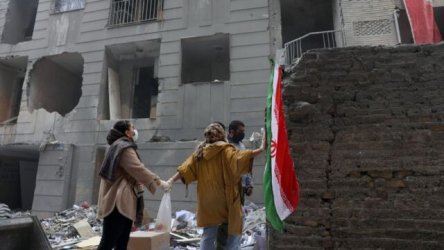 ΗΠΑ: Συνεχίζονται οι επιθέσεις κατά του Ιράν – Σε ισχύ η παύση μόνο για ενεργειακές εγκαταστάσεις