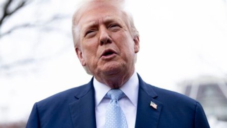 Δεν έχει ξαναγίνει: Ο Τραμπ θα γίνει ο πρώτος εν ενεργεία πρόεδρος που θα υπογράψει χαρτονομίσματα