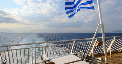 Διακοπές 2026: Η στρατηγική του «κουμπαρά» για να μην μείνεις στην Αθήνα τον Αύγουστο