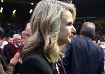 Αποστολάκη – Συνέδριο ΠΑΣΟΚ: «Απέναντι στους πελάτες της Δεξιάς υπάρχουν οι πολίτες της πατρίδας»