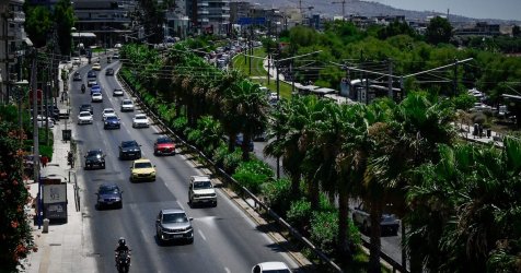 Τροχαίο στην Παραλιακή – Καραμπόλα με 5 αυτοκίνητα στο Παλαιό Φάληρο