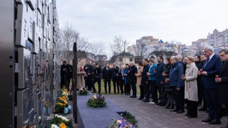 Ουκρανία: Στο Κίεβο για την επέτειο της σφαγής στην Μπούτσα η Κάγια Κάλας και υπουργοί Εξωτερικών  (Εικόνες)