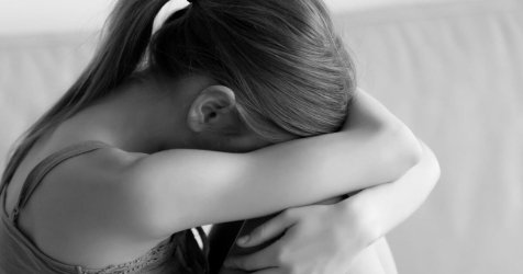 Κόλαση για δύο ανήλικα στον Βόλο: Γονείς τα βασάνιζαν με μαστίγιο και στέρηση τροφής – «Πληρώστε για να φάτε»