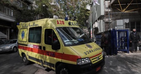 Πειραιάς: Μάχη για τη ζωή του δίνει ο 17χρονος που παρασύρθηκε από λεωφορείο