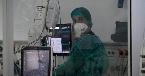 Κρούσμα μηνιγγίτιδας σε φοιτητή του ΑΠΘ – Την Μ. Πέμπτη η προσπάθεια να τον αποδιασωληνώσουν