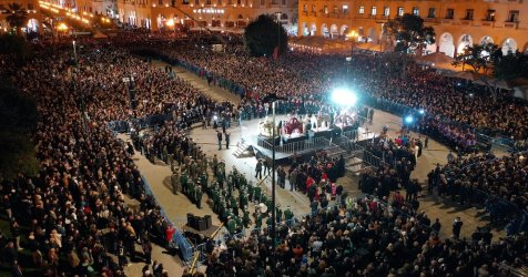 Μ. Παρασκευή: Η συγκλονιστική συνάντηση πέντε Επιταφίων στη Θεσσαλονίκη (εικόνες, βίντεο)