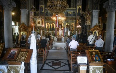 Τι ώρα είναι η πρώτη Ανάσταση