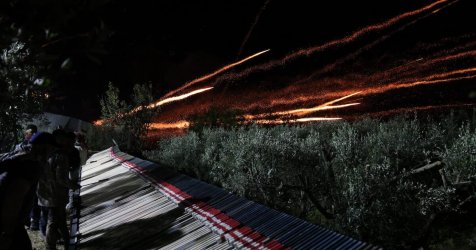 Ο φετινός απολογισμός του «πολέμου των βεγγαλικών»: 4 σοβαρά και 12 ελαφρά τραυματισμένοι