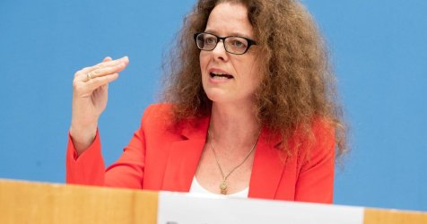 Πρόταση βόμβα από τη Γερμανίδα Σνάμπελ της ΕΚΤ: Είναι καλή στιγμή να συζητήσουμε το ευρωομόλογο