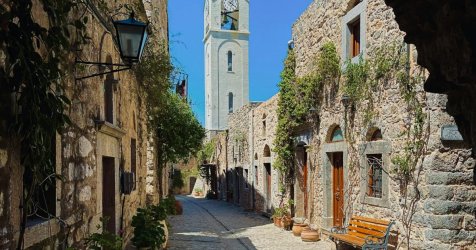 Χίος: Απρίλης στον Κάμπο – Η ιδανική εποχή για να την επισκεφτείς