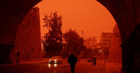 Όταν η Σαχάρα «έπνιξε» την χώρα – Το ακραίο φαινόμενο του 2005