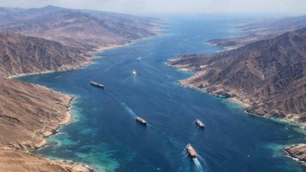 Στενά του Ορμούζ: Το “αγκάθι” που μπορεί να τινάξει στον αέρα τις συνομιλίες ΗΠΑ και Ιράν – “Δεν εκβιαζόμαστε” λένε οι Αμερικανοί, “θα γευτείτε ήττες” το μήνυμα Χαμενεΐ